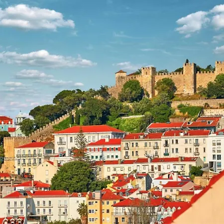 Private Garden Retreat In Historic Lisbon * 리스본