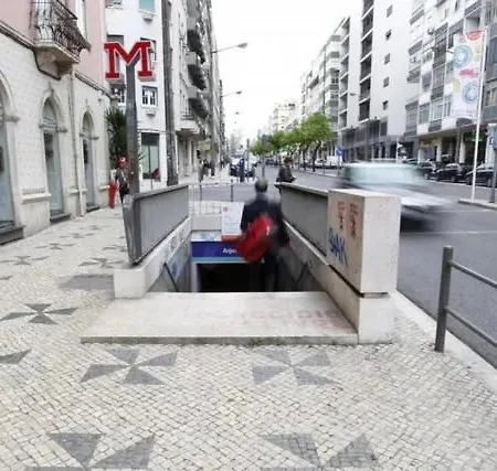 Private Garden Retreat In Historic Lisbon 아파트 리스본