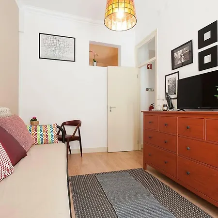 Sunny Orange Garden In Apartamento Lisboa