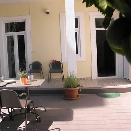 Sunny Orange Garden In Apartamento *