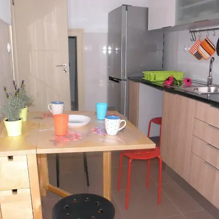 Sunny Orange Garden In Apartamento *