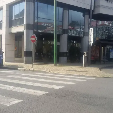 דירה Sunny Orange Garden In ליסבון