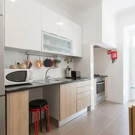 Sunny Orange Garden In Appartement Lisboa